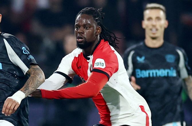 Æresdivisionen -Feyenoord-profil har brækket benet