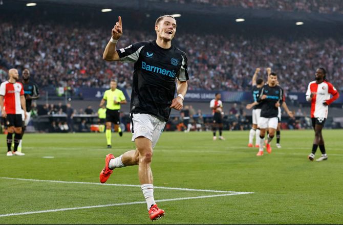 CL -Ydmygede Priske: Leverkusen-stjerne hædres 