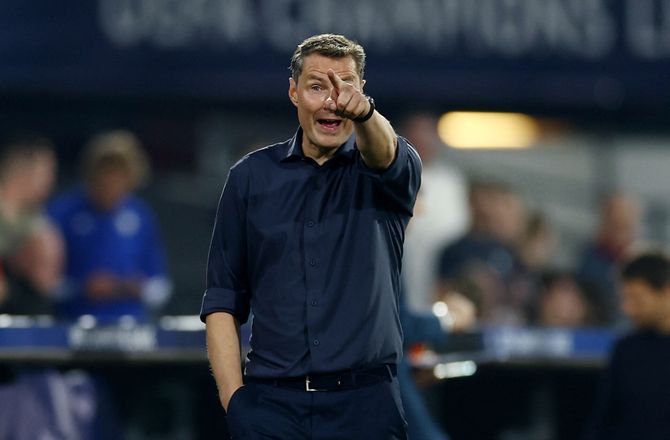 Æresdivisionen -Av, Priske - se de to Ajax-scoringer her