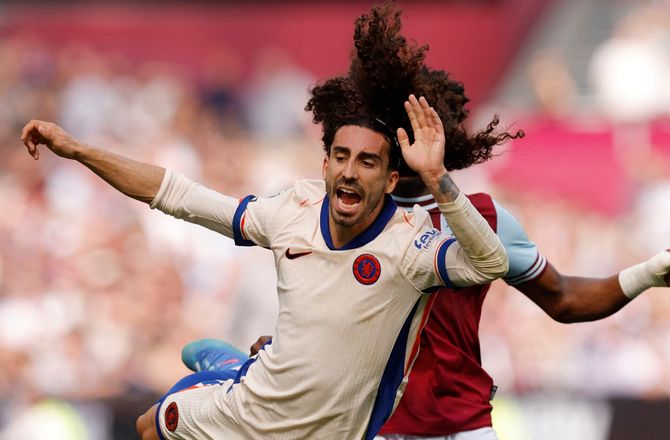 Premier League -Cucurella elsker sine fans: Specielt når de synger