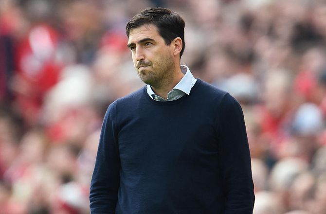 Premier League -Iraola kalder Anfield 'crazy': Har været på den anden side
