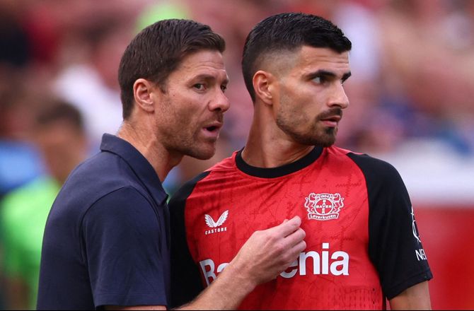 Bundesliga -Leverkusen-angriber har brækket armen