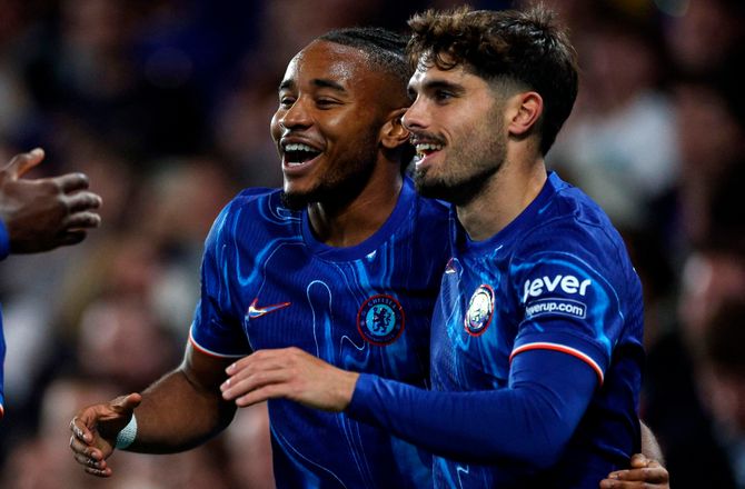 Carabao Cup -Nkunku-hattrick og Farman-fejl: Chelsea skød Barrow i sænk