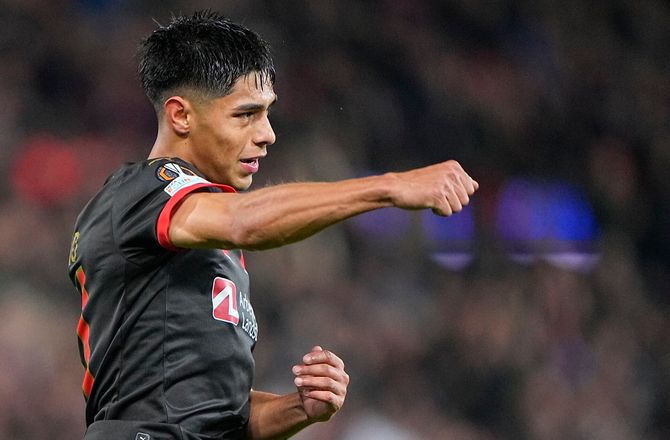 Europa League -Osorio-byt var aftalt: Gult kort fyldte ikke