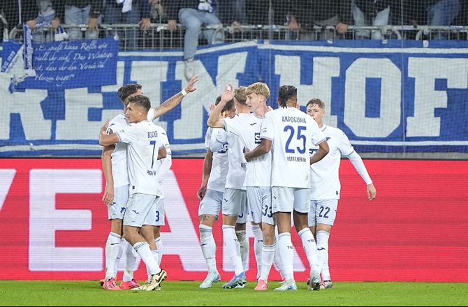 Bundesliga -Kaos i Hoffenheim: Cheftræner overvejer opsigelse