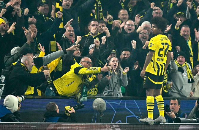 Bundesliga -Adeyemi og Dortmund meldes i dialog om forlængelse