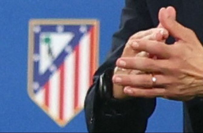 La Liga -Atletico Madrid sørger over Enrique Collars død
