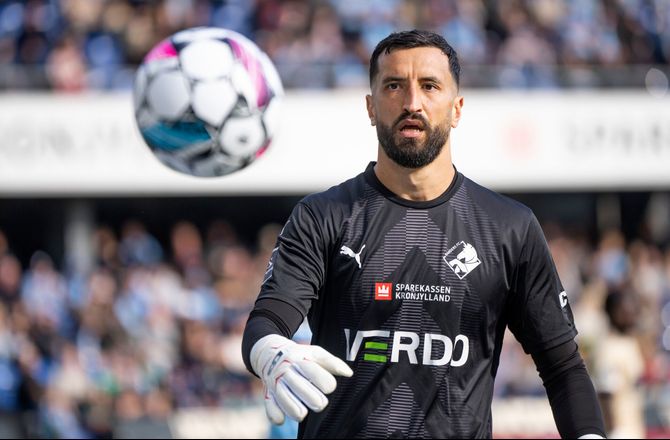 3F Superliga -Randers-boss: Is på - Izzo er førstekeeper