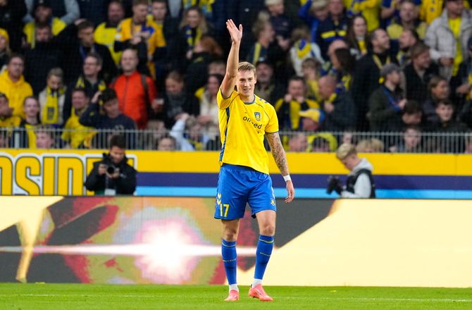 3F Superliga -Se målet: Flyvende Rajovic straffer FCM