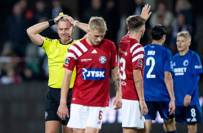 3F Superliga -Kehlet tog sig til hovedet: Svært at blive sur