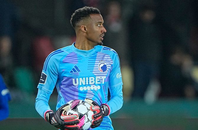 Conference League -Betis-keeper mindes Nathan Trott: Han gør det så godt 
