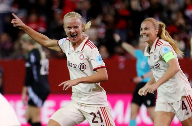 Champions League -Pernille Harder trynede Arsenal med lyn-hattrick