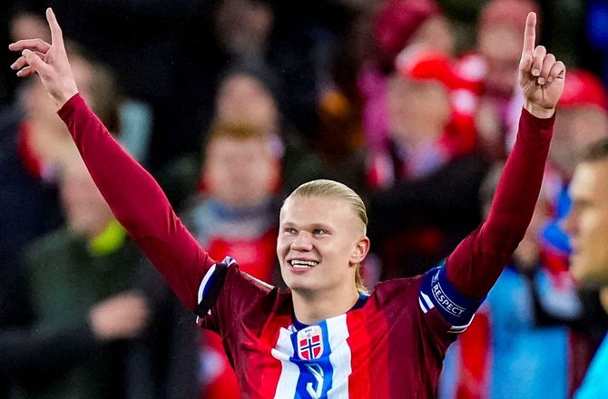 1. Division -Dansk succes: Turister valfarter til Haalands barndomsklub