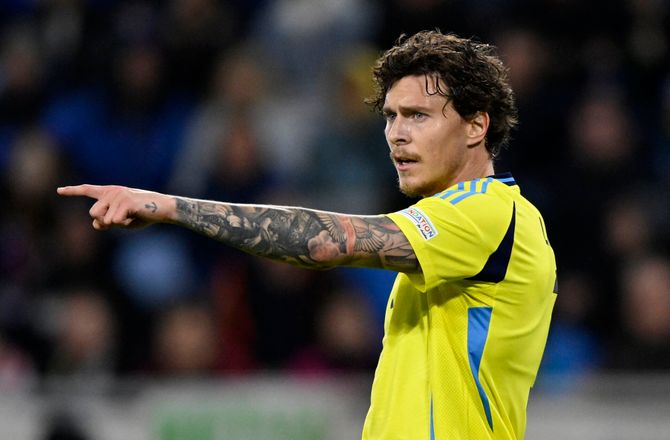 VM kval. UEFA -Svenskere revser buhråb: Små mennesker