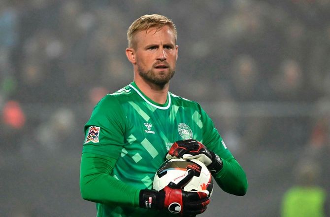 Nations League A -Isaksen fik røffel af Schmeichel: Der snakkes lidt hårdt