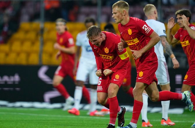 3F Superliga -El Plastico endte uden vinder efter bizart selvmål