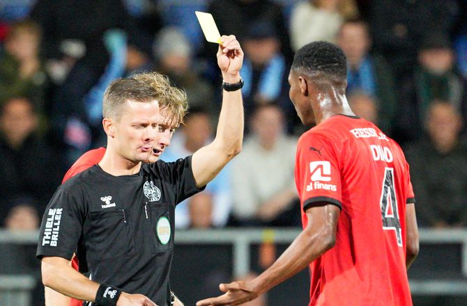 3F Superliga -Dommer forklarer kendelser: Diao var tæt på rødt