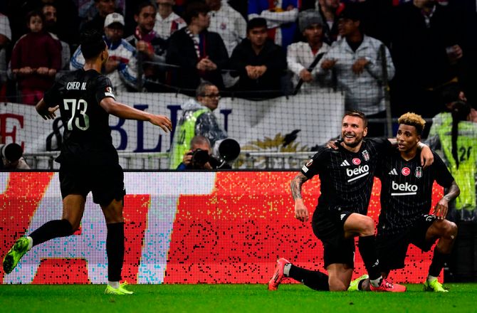 Pokal -Besiktas hapsede tre point fra Fenerbahce i sidste øjeblik