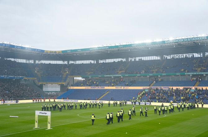 3F Superliga -Efter skandaløst derby: Politiet kræver mere fra FCK og Brøndby