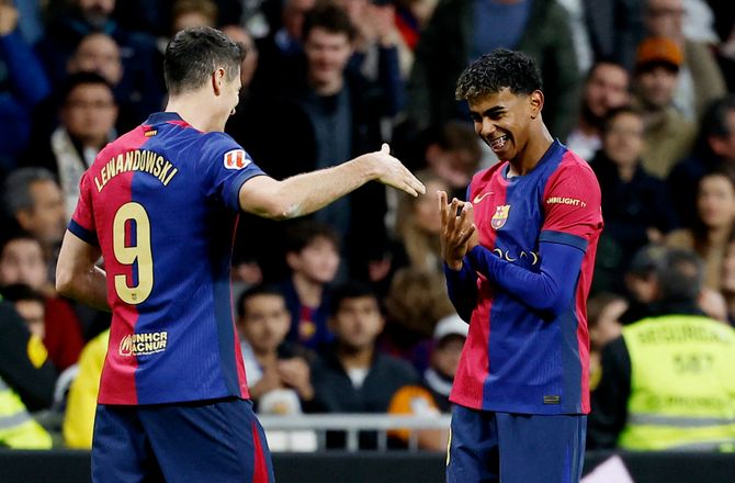 Champions League -UEFA straffer Yamal og Lewandowski med bøde