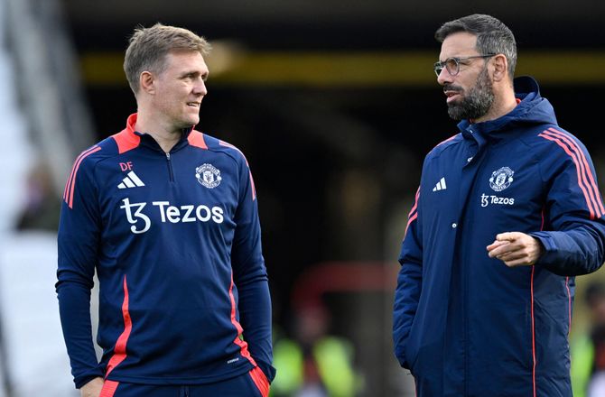 Premier League -Nye detaljer: United-træner gik amok og måtte holdes tilbage 
