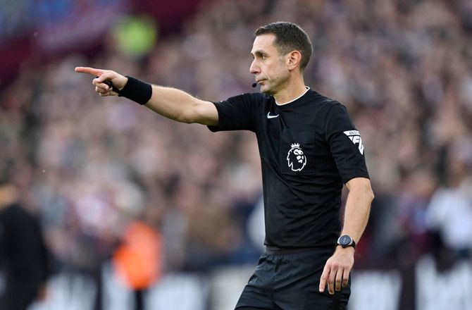 Premier League -David Coote straffes for Klopp-kommentarer 