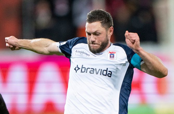 3F Superliga -No-brainer for AGF: Hans tilstedeværelse er sindssyg