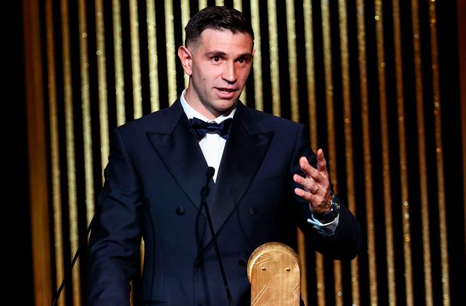 Premier League -For andet år i træk: Emi Martinez er verdens bedste
