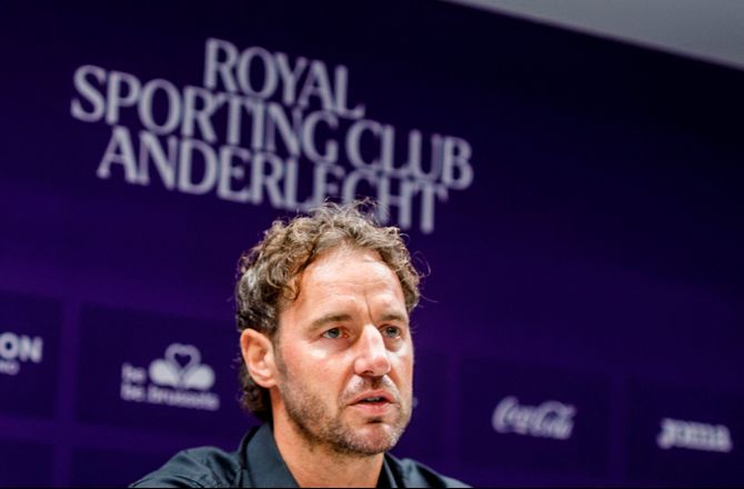 Jupiler Pro League -Anderlecht fyrer Jesper Fredbergs afløser 