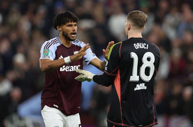 Premier League -Aston Villa udlejer australsk keeper 