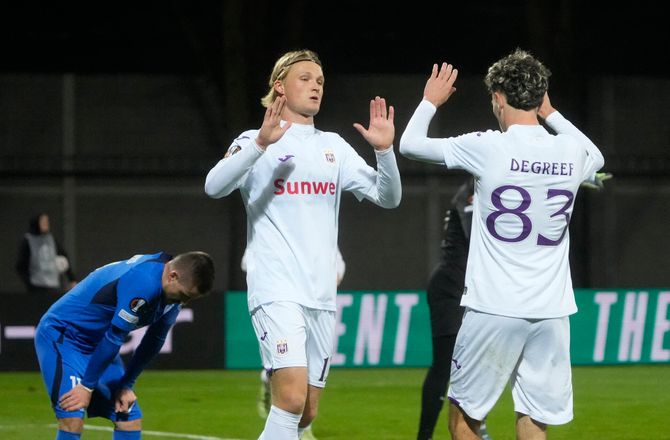 Jupiler Pro League -Tre danskere starter for Anderlecht - se opgøret med Bold+