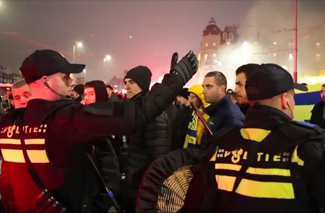 Europa League -Fem Maccabi-fans såret efter Ajax-kamp - 62 anholdt