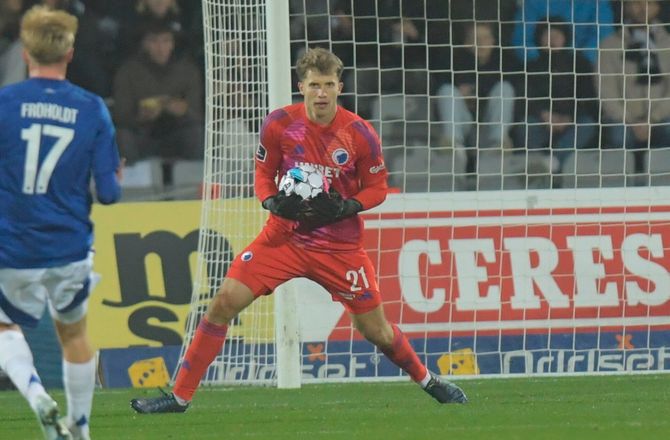 Conference League -Theo Sander dummer sig - se det store drop her 