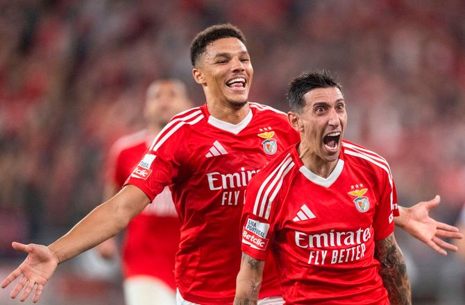 Liga Cup -Sakse og tre mål på 16 minutter: Di Maria i vild opvisning