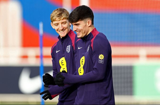 UEFA Nations League B -Newcastle-trio starter for England - back får debut