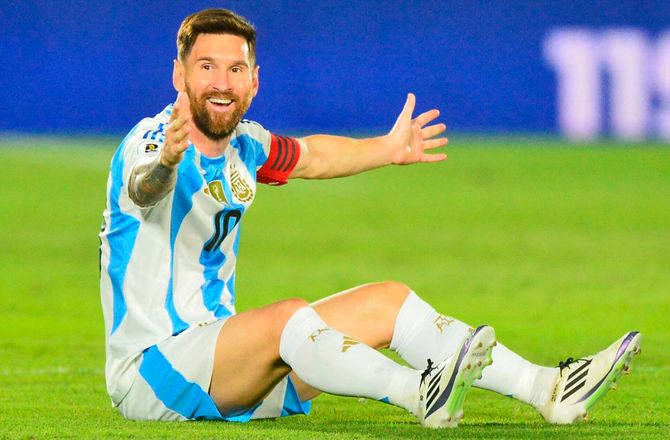 VM kval. CONMEBOL -Flaskekast mod Messi: 'Lortedværg!'