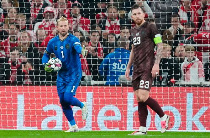 UEFA Nations League A -Ærgerlig Schmeichel: En fingerspids fra point 