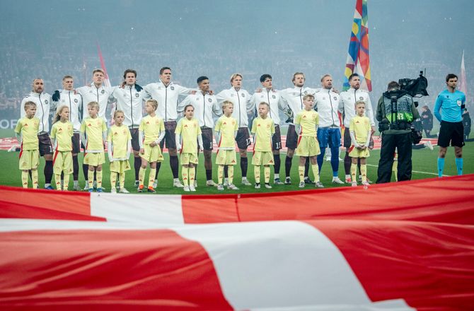 VM kval. UEFA -Lodtræknings-cirkus: Danmark kender først kvalpulje til marts