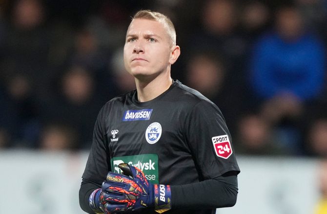 Venskabskampe -Schmeichel til begravelse: Jakob Busk indkaldt