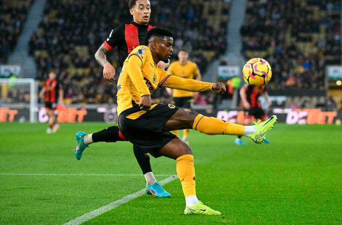 Premier League -Efter tumult: Wolverhampton skifter anfører