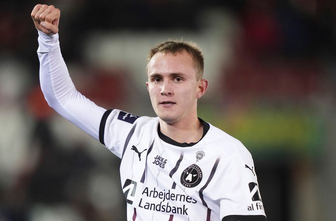 International - Medie: Svensk klub henter Victor Lind