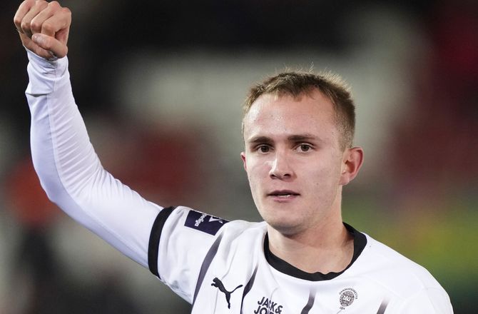 Allsvenskan -Hammarby-boss bekræfter: Har modtaget bud på Victor Lind