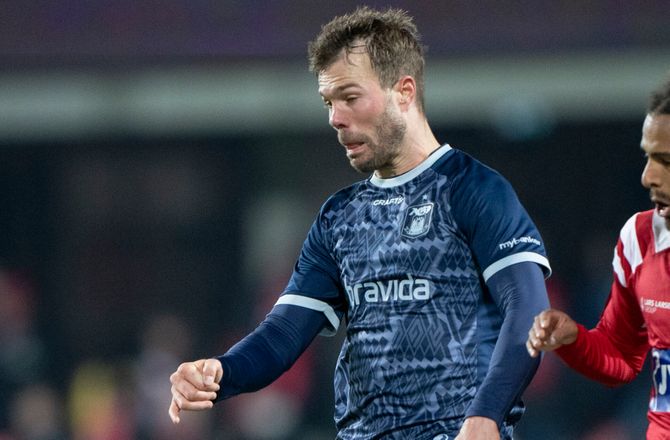 3F Superliga -Rösler: AGF-ledelse taler med Mortensen