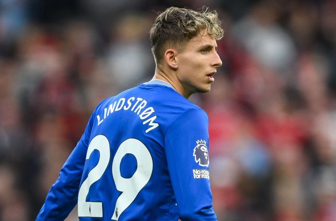 FA Cup -Jesper Lindstrøm starter mod Bournemouth