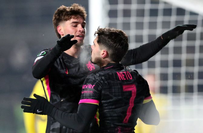 Conference League -Hue og handsker: Chelsea triumferede i iskolde Kasakhstan