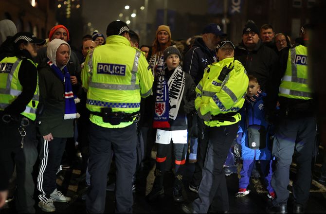 Scottish League Cup -Vilde scener: Kæmpe tumult før Old Firm