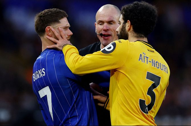 Premier League -Bizart tidsudtræk: Ipswich-kant fjerner hjørneflag