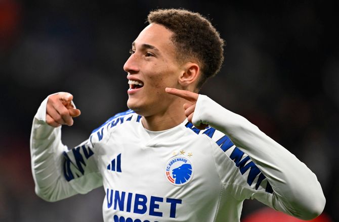 3F Superliga -FC København køber Robert Silva