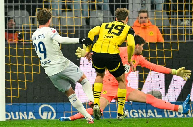 Bundesliga -Bruun Larsen reddede Hoffenheim i Dortmund