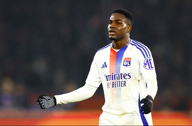 Ligue 1 -Ernest Nuamah ramt af korsbåndsskade